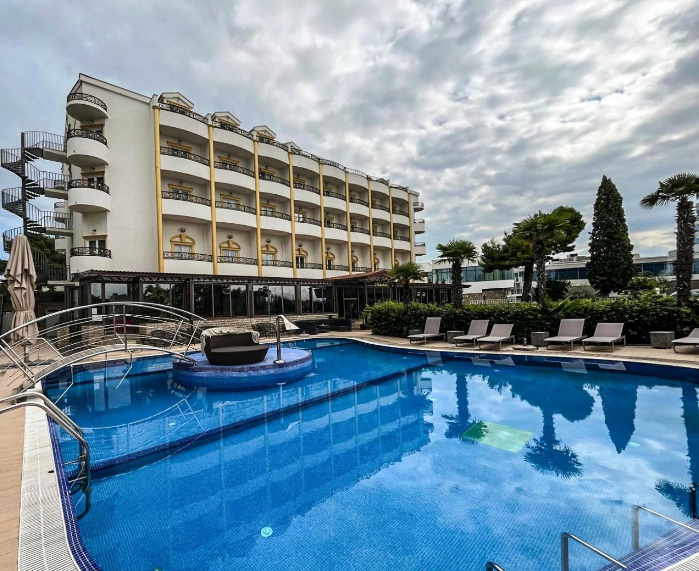 Hotel Miramare 보디체 외부 사진